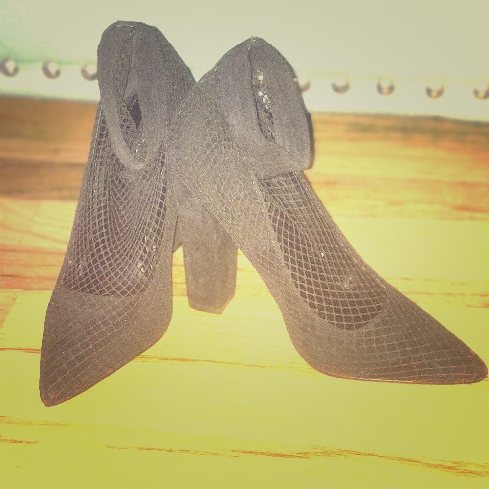 Net sock black heels